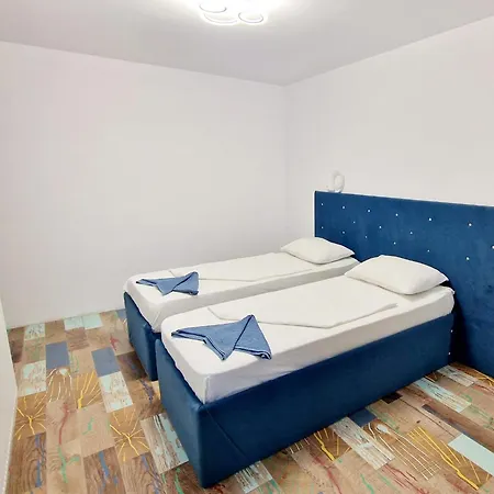 Aris Guest house